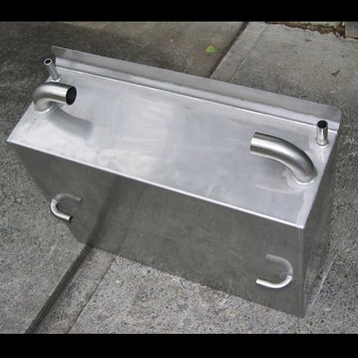 Stainless steel tank with lifting handles